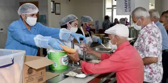 Seyhan Belediyesi, 5 yılda 750 bin porsiyon sıcak yemek dağıttı