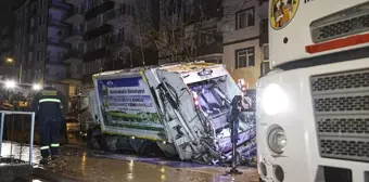 Ankara'da yol çöktü, çöp kamyonu sıkıştı