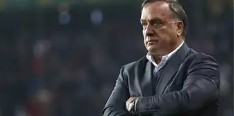 Fenerbahçe'nin eski hocası 76 yaşındaki Dick Advocaat, Curaçao Milli Takımı'na imza attı