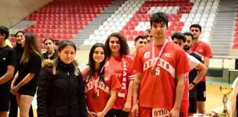 Balıkesir Üniversitesi Öğrenci Toplulukları Voleybol Turnuvası Sonuçlandı