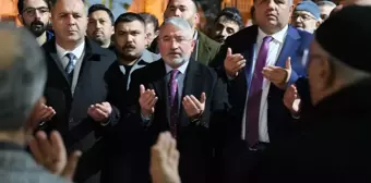 AK Parti'nin Çorum Belediye Başkan Adayı Halil İbrahim Aşgın, Kalabalık Bir Grup Tarafından Karşılandı