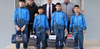 Samsun'da Okul Sporları İl Güreş Birinciliği Dereceye Giren Sporculara Malzeme Desteği