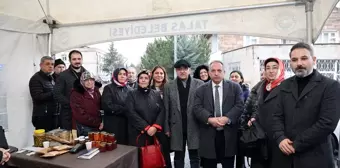 AK Parti Kayseri Milletvekili ve Talas Belediye Başkanı Maharetli Eller Kadın Üretici Pazarı'nı Ziyaret Etti