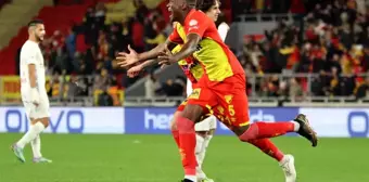 Göztepe, Ümraniyespor'u 4-1 mağlup etti