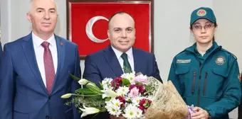 Artvin Valisi Dünya Gümrük Günü dolayısıyla Gümrük Müdürlüğü personeliyle bir araya geldi