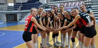 Turgutlu Belediyesi Kadın Voleybol Takımı Sezonu Galibiyetle Kapattı