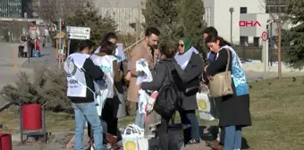 HEP-SEN Üyeleri Sağlık Bakanlığı Önünde Giyim Yardımını Protesto Etti