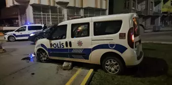 Çorum'da polis otosu orta refüje çarptı