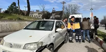 Sinop'ta otomobil ile motosiklet çarpıştı: 1 yaralı