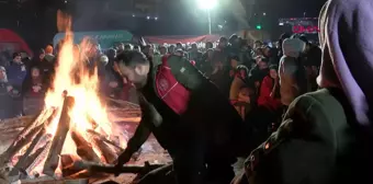 Depremde babasını ve kardeşlerini kaybeden hemşire duygusal anlar yaşadı