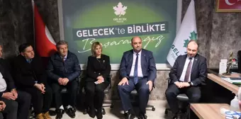 Saadet Partisi Sakarya Büyükşehir Belediye Başkan Adayı Ömer Abdullah Ayhan, Gelecek Partisi İl Başkanlığını ziyaret etti