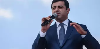 DEM Parti milletvekilleri Mehmet Rüştü Tiryaki ve Saruhan Oluç, Selahattin Demirtaş'ı cezaevinde ziyaret etti