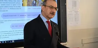 Kocaeli Valisi Seddar Yavuz, İzmit İmam Hatip Lisesi'ni ziyaret etti