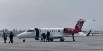 Kalp masajıyla hayata döndürülen genç ambulans uçakla Adana'ya sevk edildi