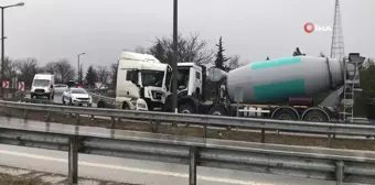 Ters yöne giren tırla beton mikseri kafa kafaya çarpıştı: 2 yaralı