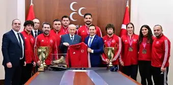 MHP Genel Başkanı Devlet Bahçeli, Avrupa Güreş Şampiyonası'nda şampiyon olan sporcuları kabul etti