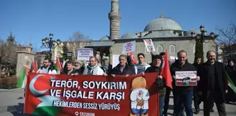 Erzurum'da Sağlık Çalışanları İsrail'in Saldırılarını Protesto Etti