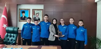 Pınarhisar Kaymakamı başarılı sporcuları kabul etti