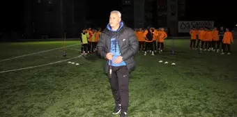 Eski Futbolcu Mustafa Kocabey: Futbol Takımlarının Başına Futbolcular Geçmeli