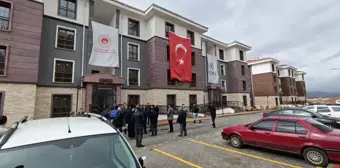 Konya Hüyük'te TOKİ Daireleri Hak Sahiplerine Teslim Edildi