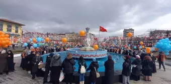 Kütahya'da Kadınlar Gökyüzüne Balon Bıraktı