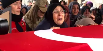 Pilot Üsteğmen Muhammet Ali Yıldırım'ın cenazesi Erzurum'da toprağa verildi