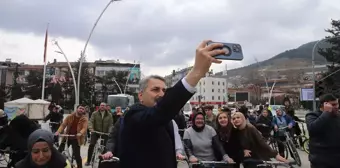 Tokat Belediye Başkanı Eyüp Eroğlu, vatandaşlarla bisiklet sürdü