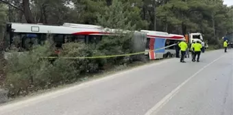 İzmir'de tırla halk otobüsü çarpıştı: 1 ölü, 4 yaralı