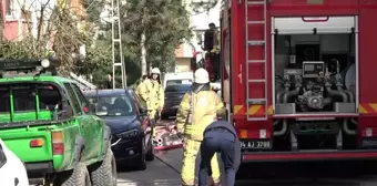 Pendik'te 5 Katlı Binanın Çatısında Yangın Çıktı