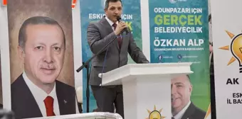 AK Parti Odunpazarı İlçe Başkanı Ümit Sezer, Kazım Kurt'un vizyon projelerini eleştirdi