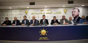 Antalya'da AK Parti'ye Katılanlara Rozet Takma Töreni Düzenlendi