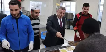 Midyat Belediye Başkanı Veysi Şahin, belediye çalışanları ile iftar yaptı