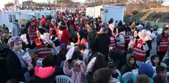 Türk Kızılay Malatya Şubesi Depremzedelere İftar Verdi