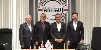 Özdemir Manavoğlu, ANTİAD'ı ziyaret etti