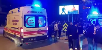 Kadıköy'de şerit değiştirmek isteyen sürücü motosiklete çarptı: 2 yaralı