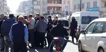 Kars'ta Husumetli Gruplar Arasında Kavga: 2 Yaralı