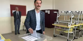 AK Parti Bolu Belediye Başkan Adayı Muhammed Emin Demirkol Oyunu Kullandı