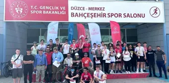 Düzce'de Okul Sporları Bisiklet Müsabakaları Yapıldı