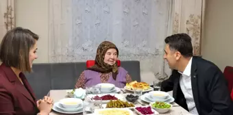 Bilecik Valisi Şefik Aygöl, şehit ailesinin iftar sofrasına misafir oldu