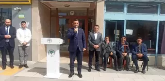 Muhsin Yılmaz, mazbatasını alarak Yeşilyurt Belediye Başkanı oldu