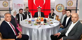 Düzce Valisi Selçuk Aslan, İl Özel İdaresi Personeliyle İftar Yaptı