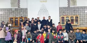 Erzurum'da Minik Kalpler Teravih Namazına Akın Etti