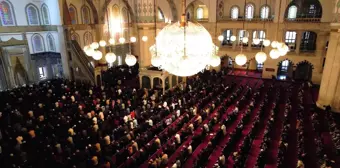 Kocatepe Camii'nde Bayram Namazı Coşkusu