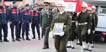 Pençe-Kilit Operasyonu Şehidi Hikmet Aslan Toprağa Verildi