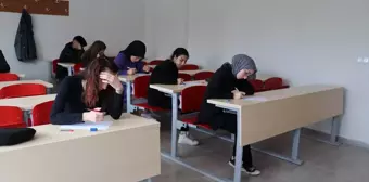 Sivas Cumhuriyet Üniversitesi öğrencileri cam seralarda uygulamalı eğitim alıyor