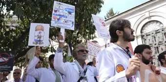 Hekimler İsrail'in Gazze'ye yönelik saldırılarını protesto etti