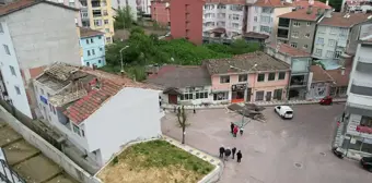 Kastamonu'da Kuvvetli Rüzgar Sonucu Binaların Çatısı Uçtu