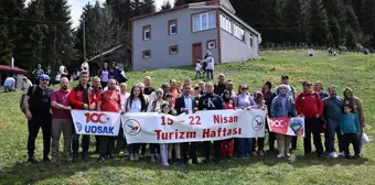 Trabzon'da Turizm Haftası etkinlikleri kapsamında Kadıralak Yaylası'nda doğa gezisi düzenlendi