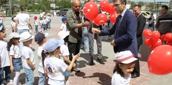 Beypazarı Anaokulu Öğrencileri Bayrak Yürüyüşü Yaptı