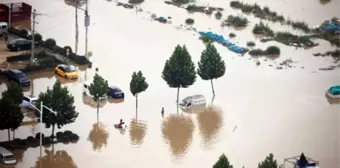 İran'da sel felaketinde 10 kişi hayatını kaybetti